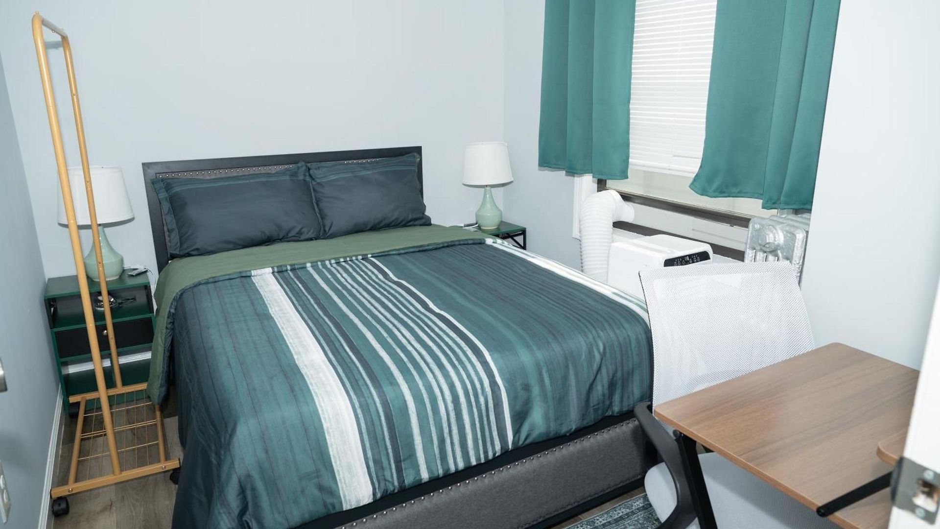 Homestay Emerald At Brighton 2min Walk To Ocean N Subway Chic *