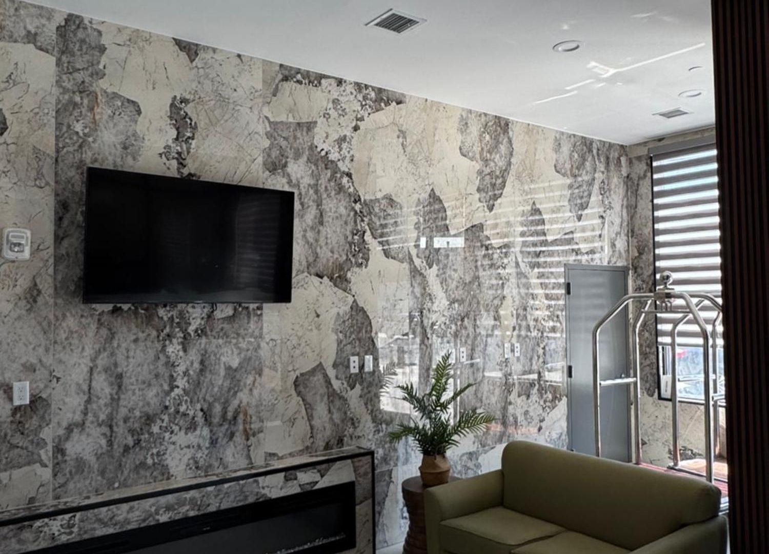Capital Long Island Hotel 4*