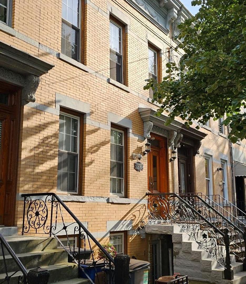 Luxurious At Colonial Townhouse *