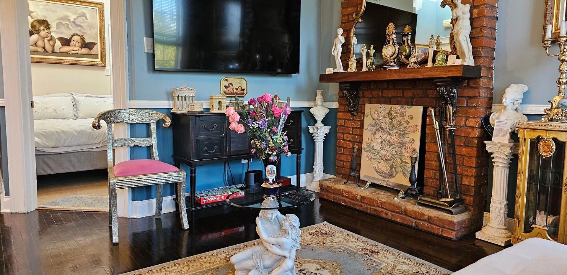 Luxurious At Colonial Townhouse *