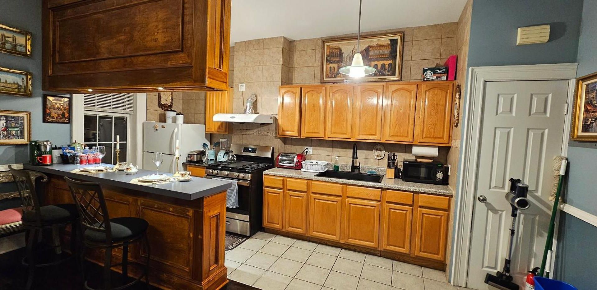 Luxurious At Colonial Townhouse Apartment