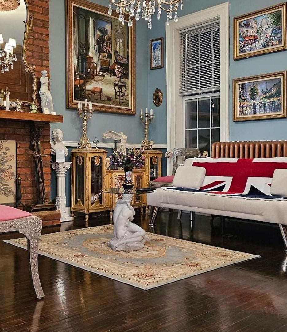 Luxurious At Colonial Townhouse * New York