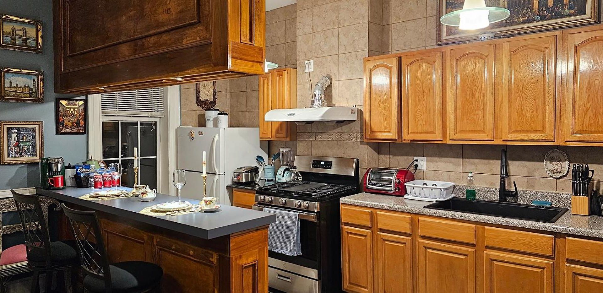 Luxurious At Colonial Townhouse