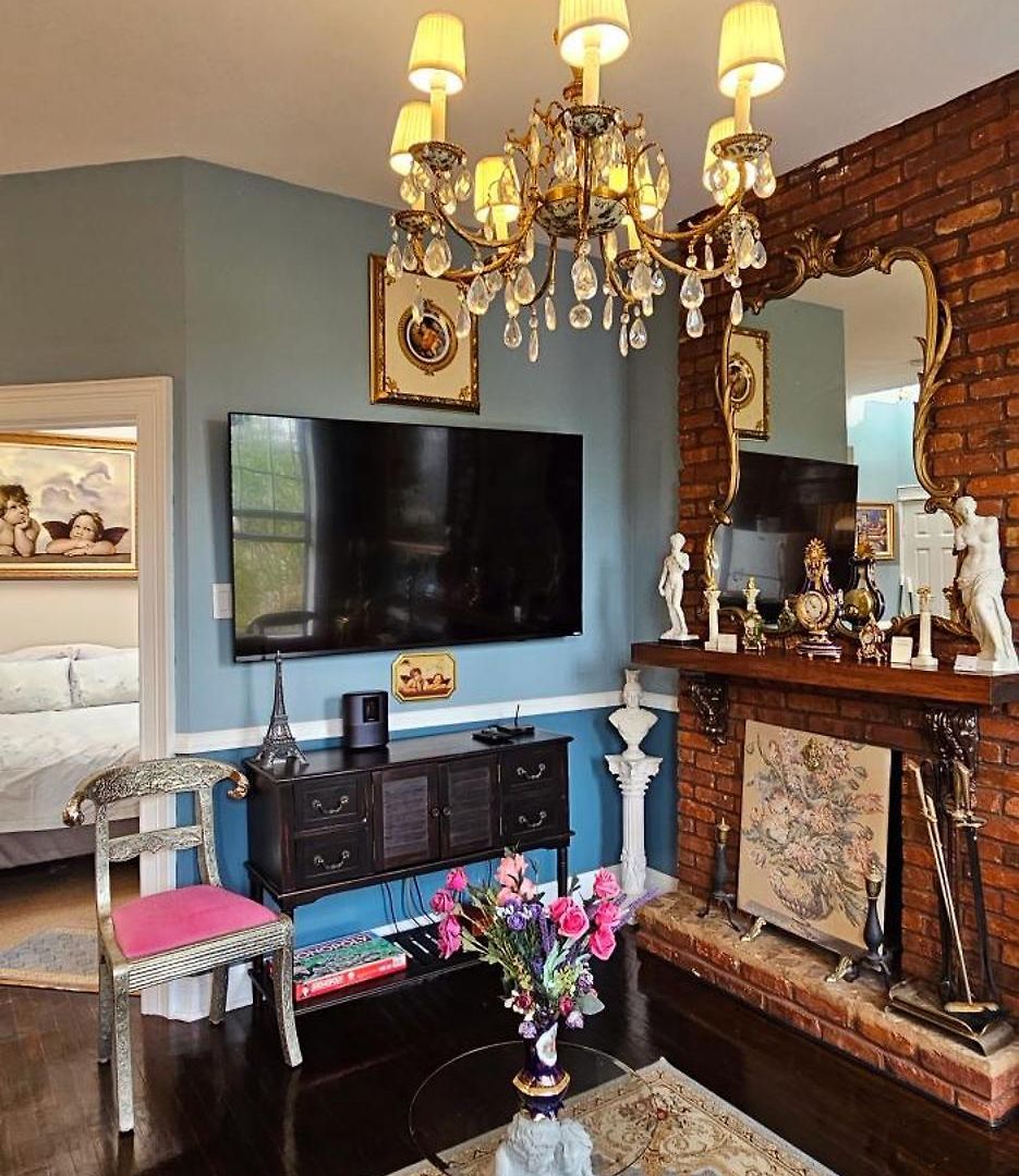 Luxurious At Colonial Townhouse Apartment *