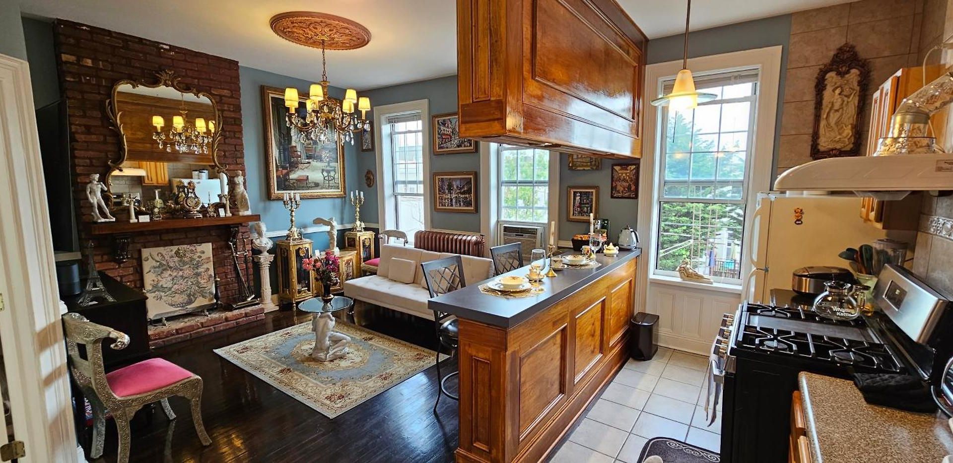 Luxurious At Colonial Townhouse * New York