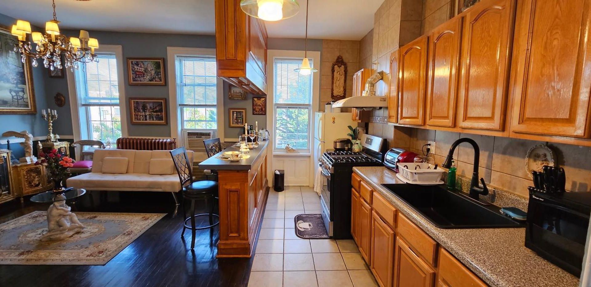 Luxurious At Colonial Townhouse *