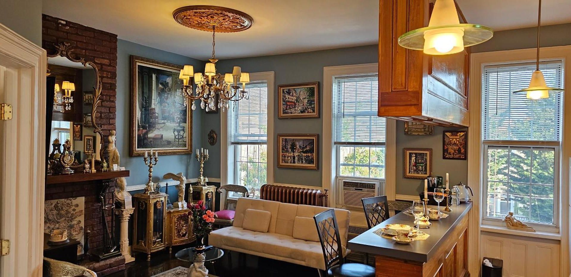 Luxurious At Colonial Townhouse Apartment New York