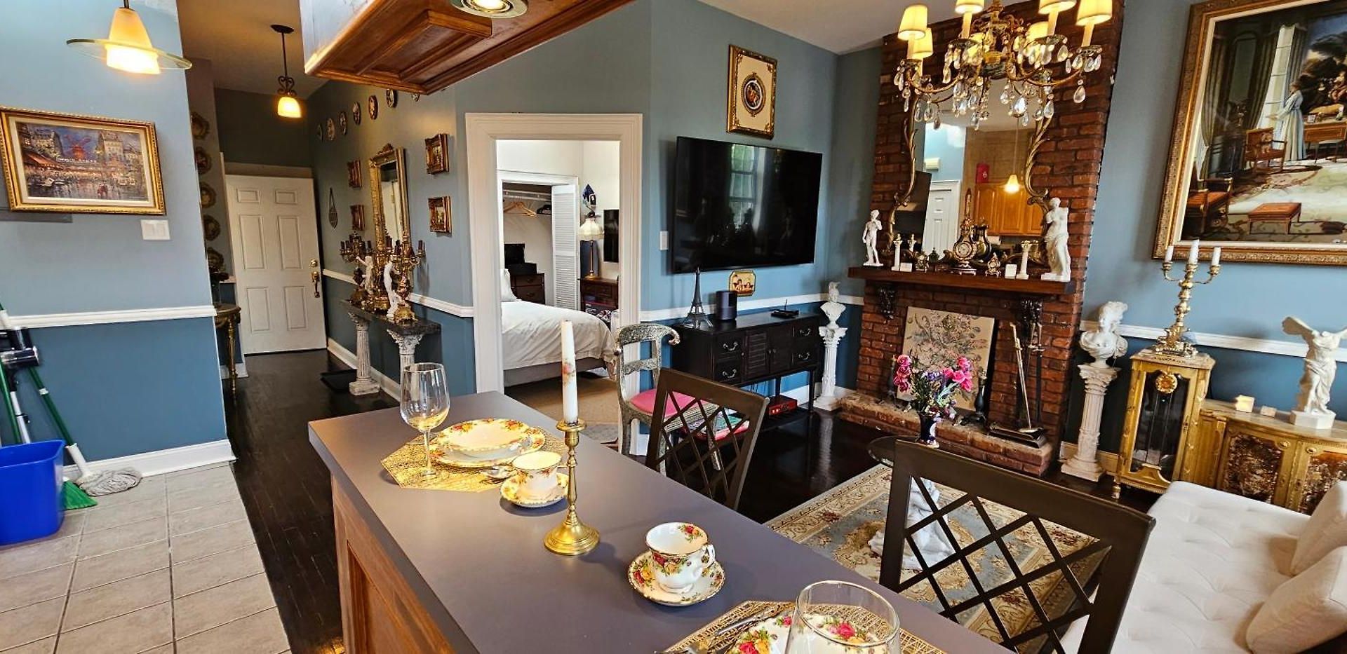 Luxurious At Colonial Townhouse * New York
