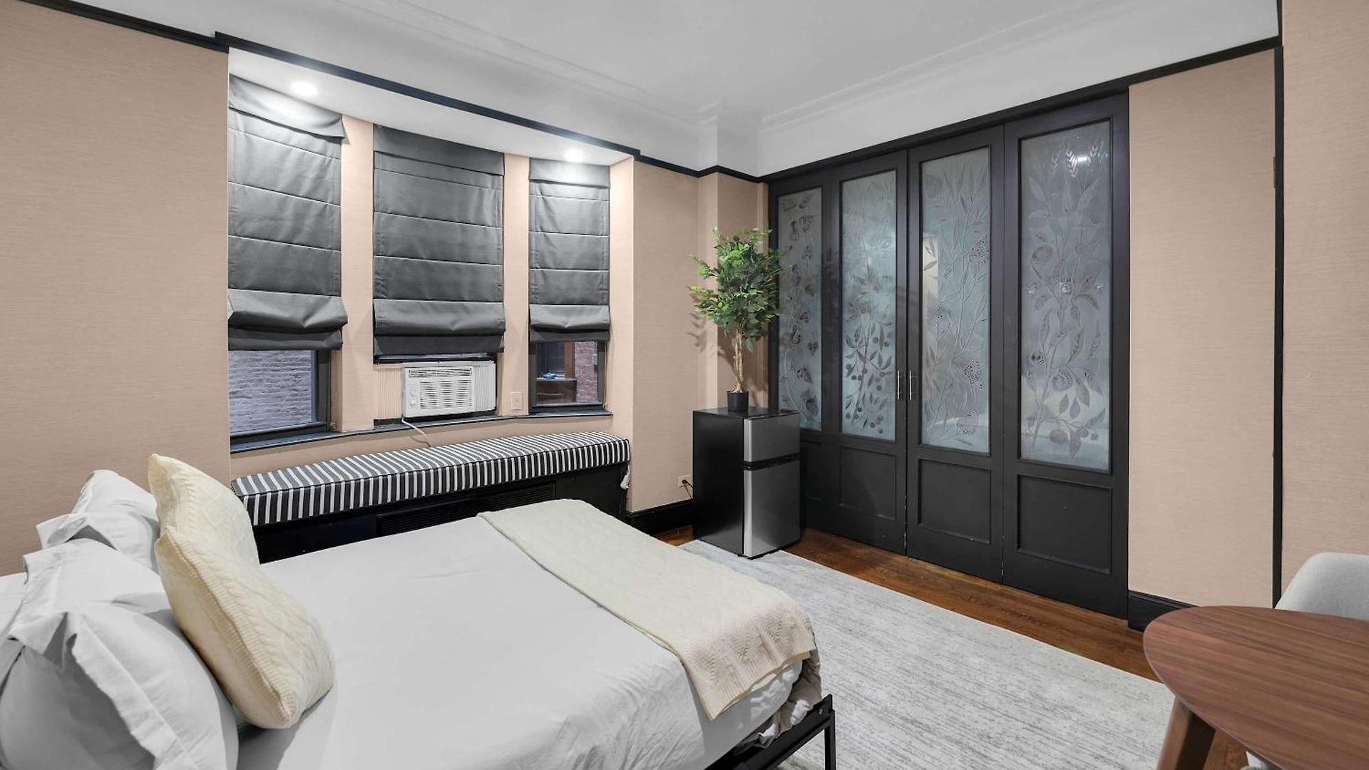 Stylish 1br In The Heart Of The With Gym *