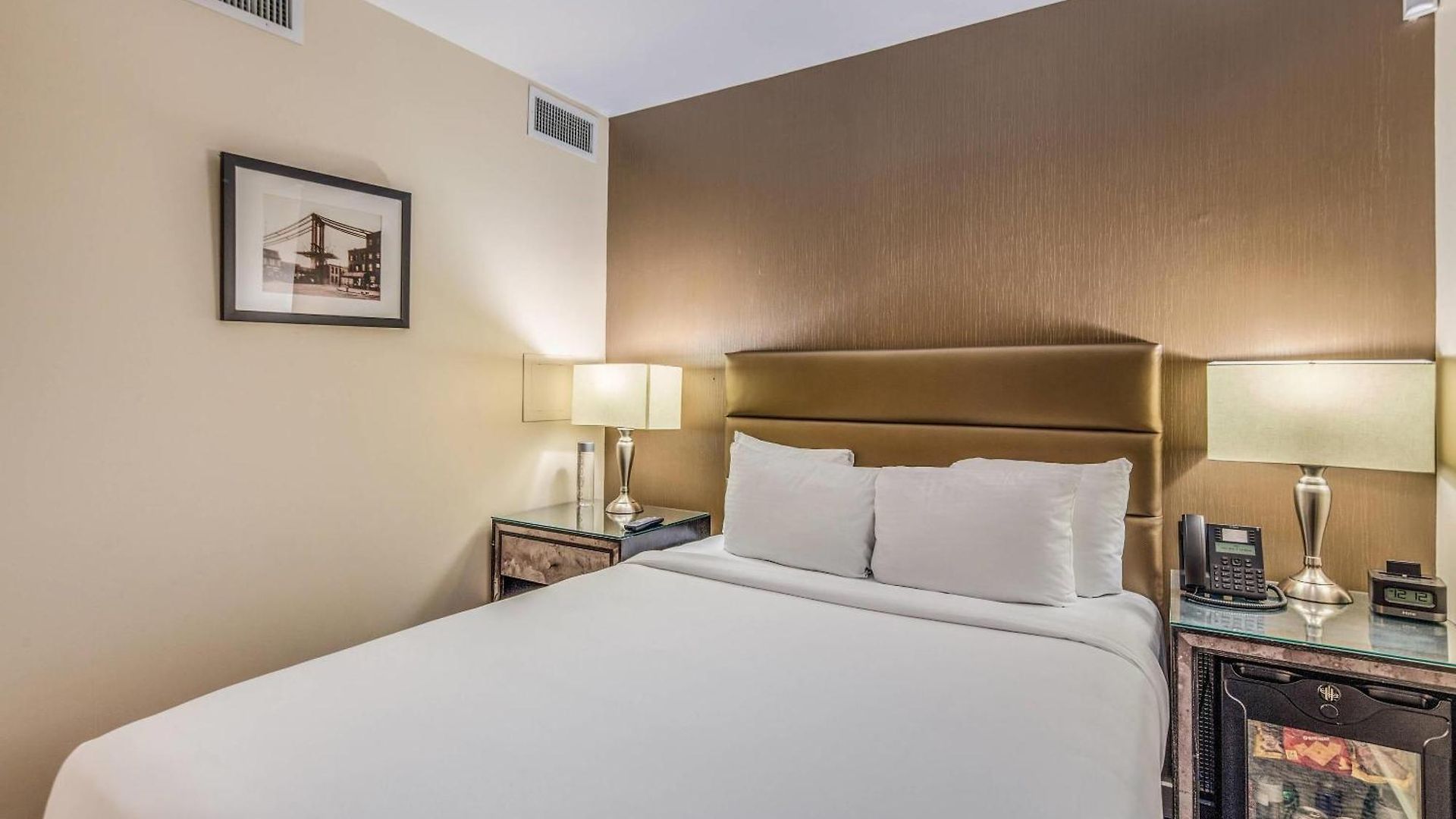 The Historic Blue Angel Lexington Ave, An Ascend Collection 4*