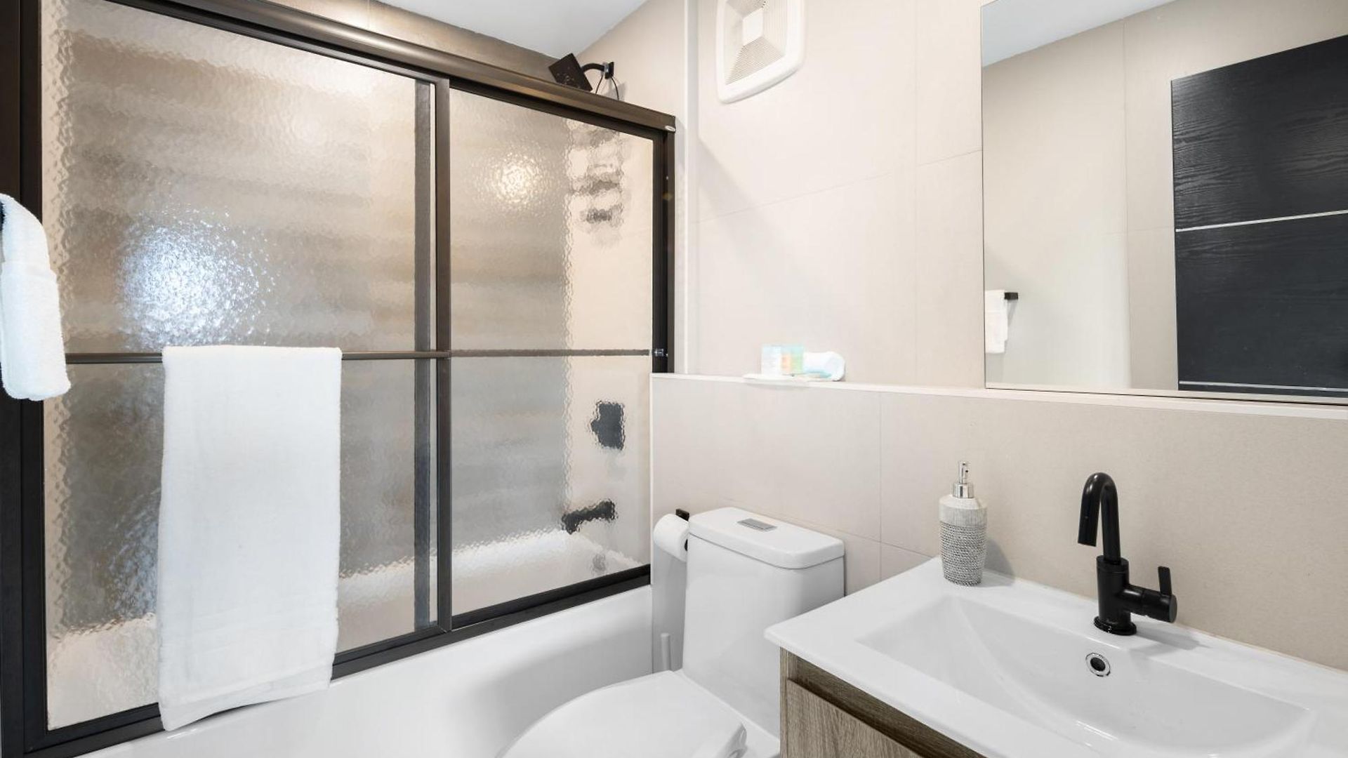Brooklyn Bay Lofts - Modern Chic With Rooftop Terrace Apartment *