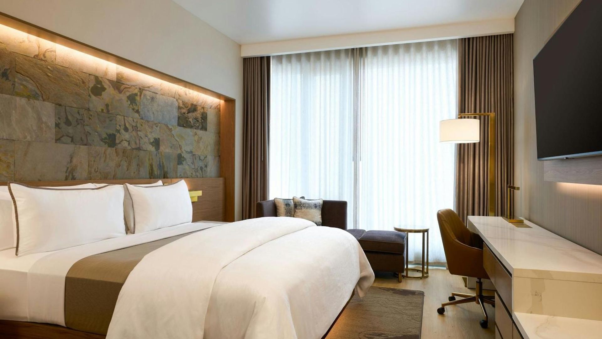 The Westin Flushing Laguardia Airport Hotel New York