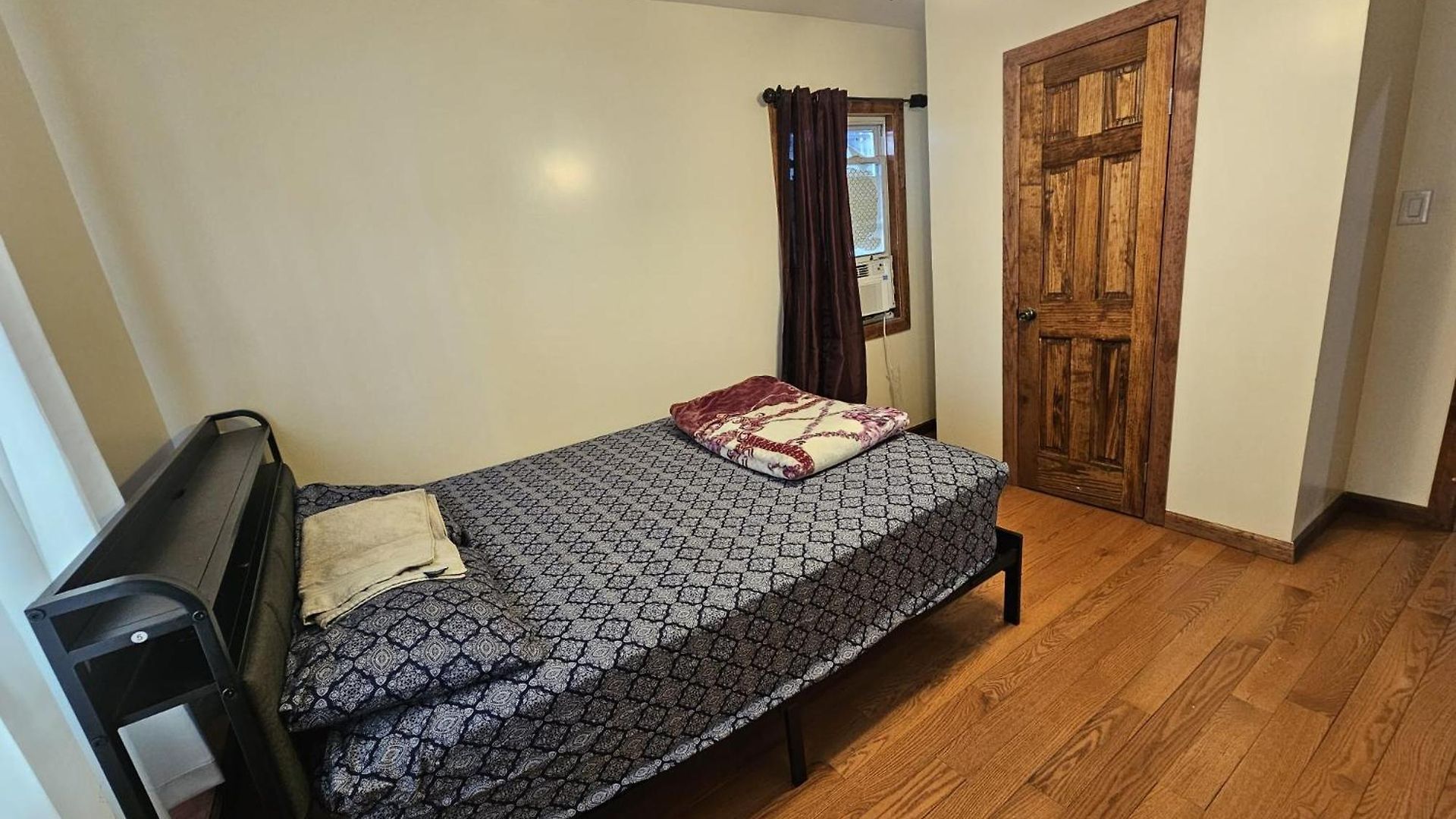 Mukbul & Nesa Jamaica House Apartment New York