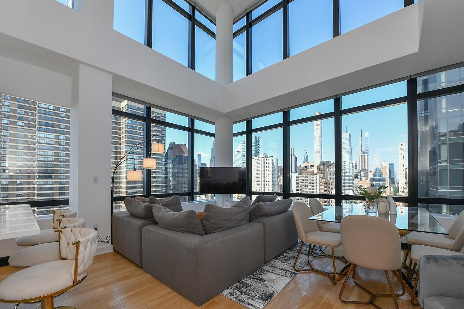Opulent 2br Duplex - Iconic Midtown Views New York