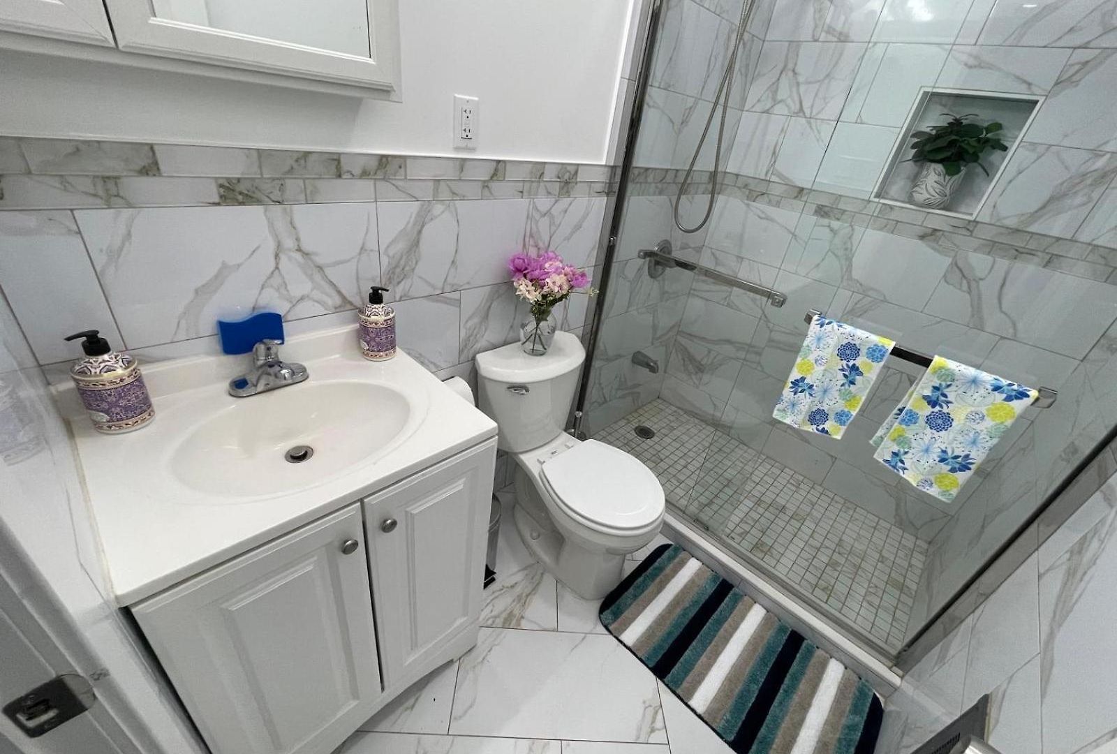 Luxury With Attached-bath Near Jfk Ny