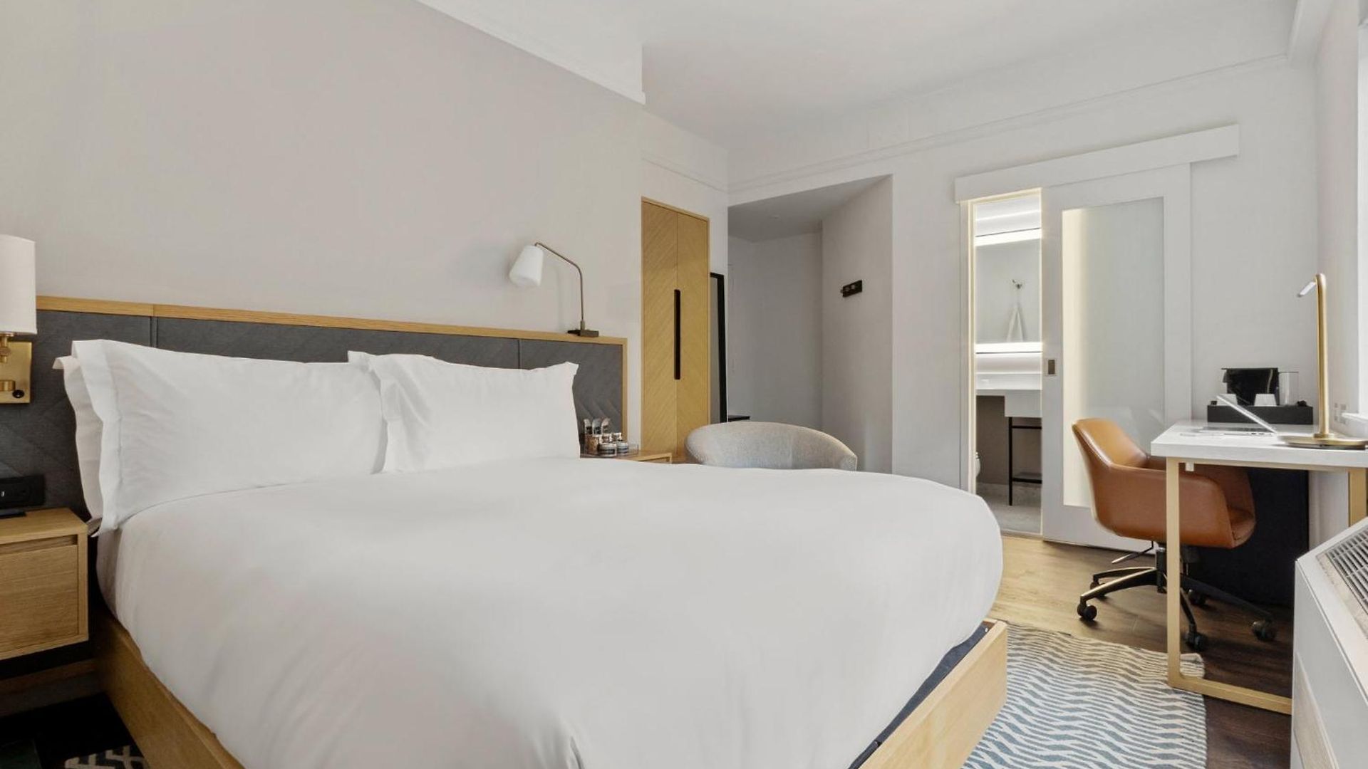 Newly Renovated At Club Quarters Times Square, Hotel New York