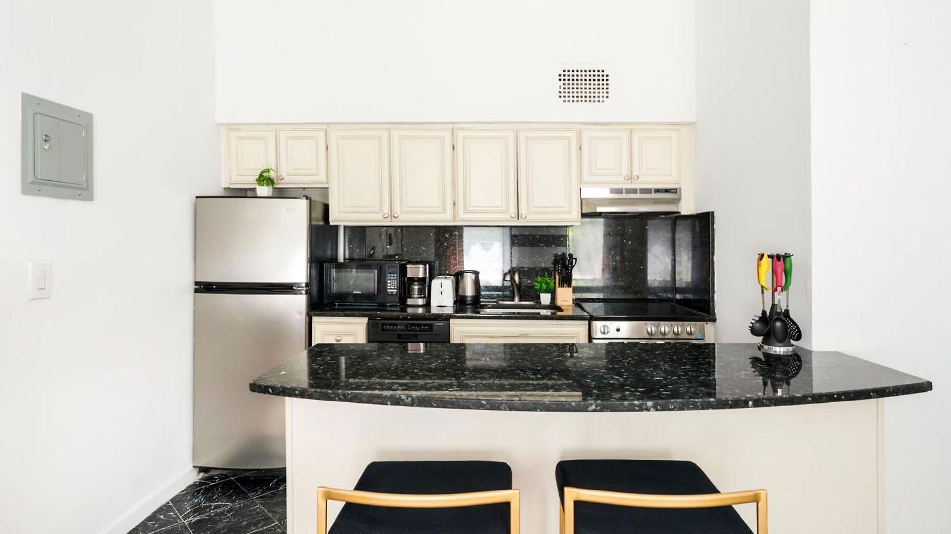 26-2b Gramercy Large 1br Wd In Unit Courtyard New York