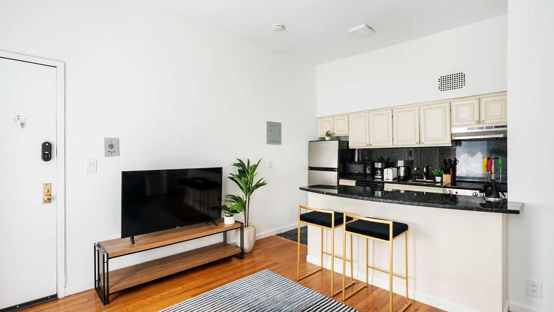 Apartment 26-2b Gramercy Large 1br Wd In Unit Courtyard
