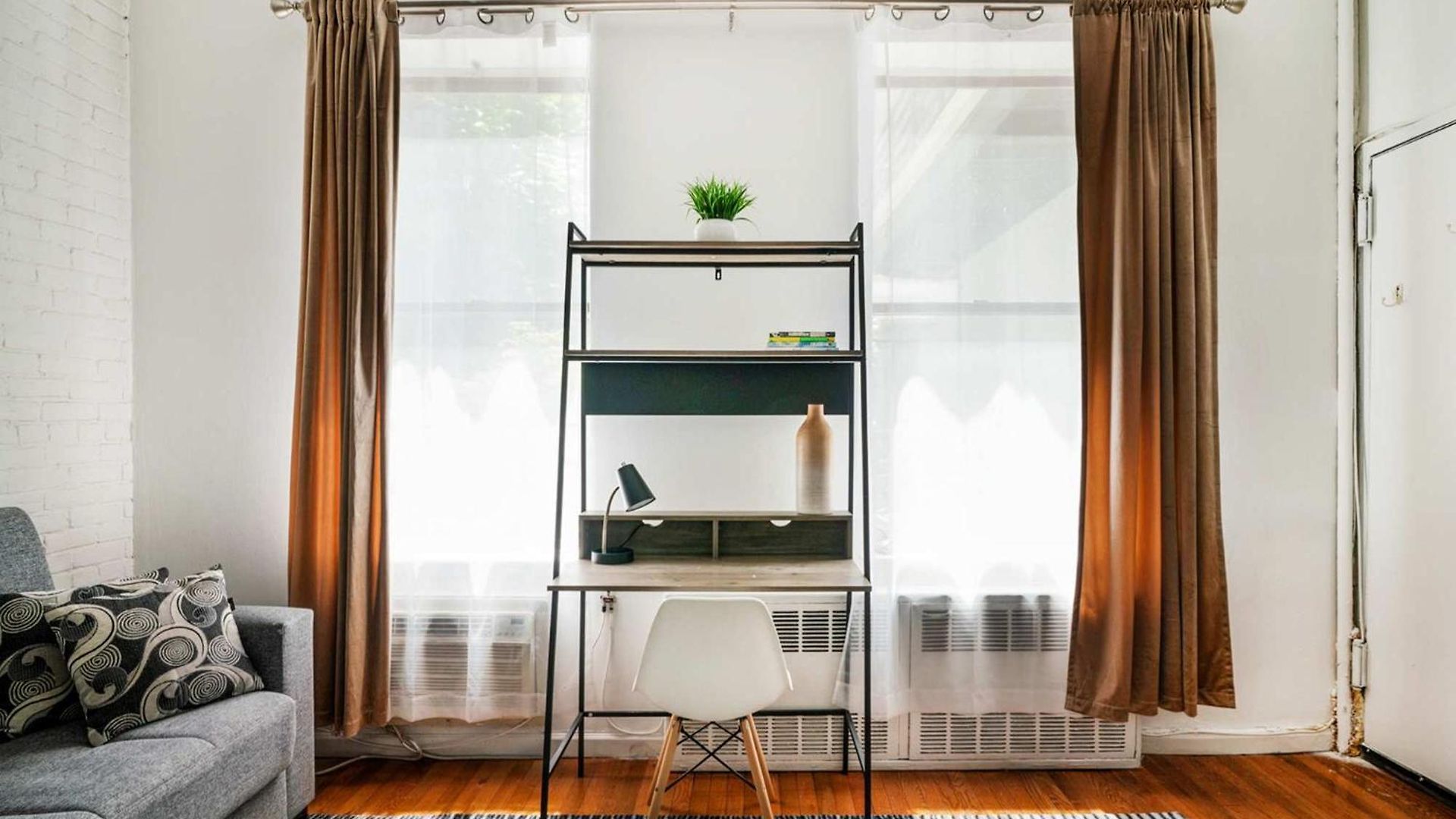 26-2b Gramercy Large 1br Wd In Unit Courtyard Apartment