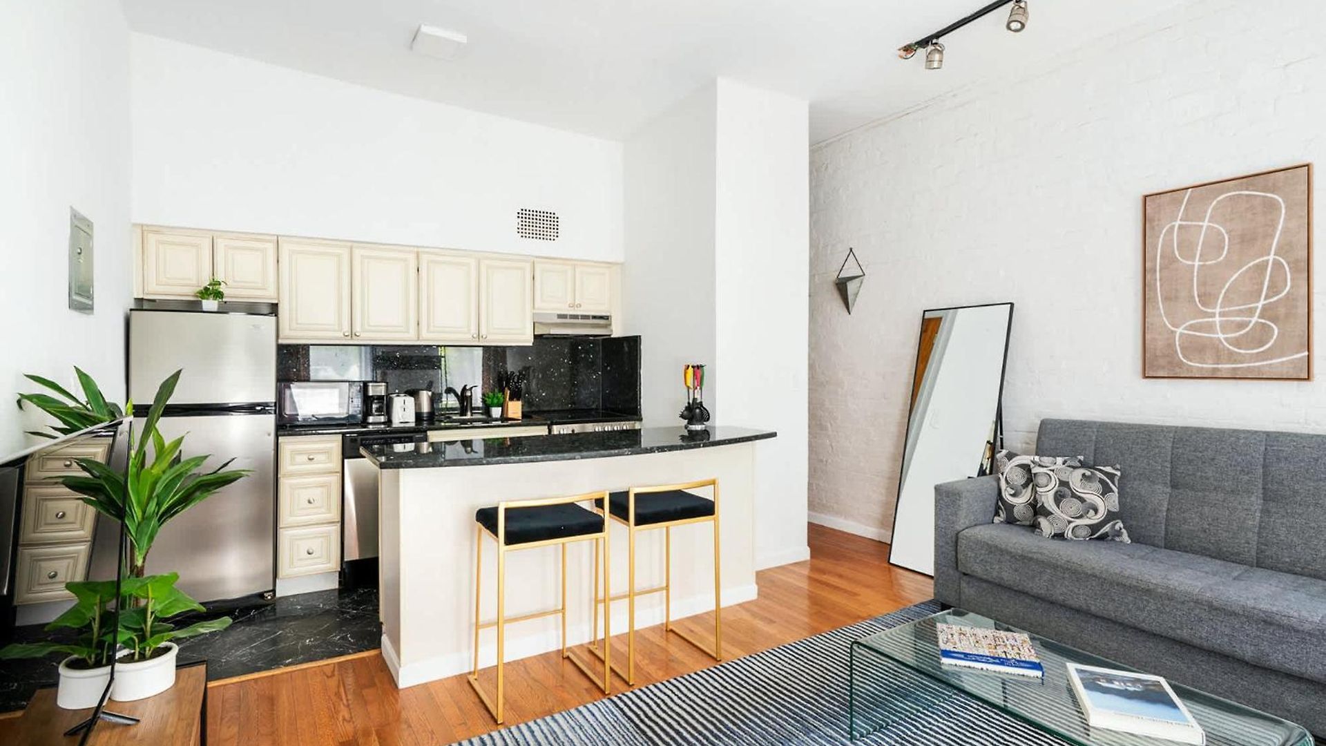 26-2b Gramercy Large 1br Wd In Unit Courtyard *