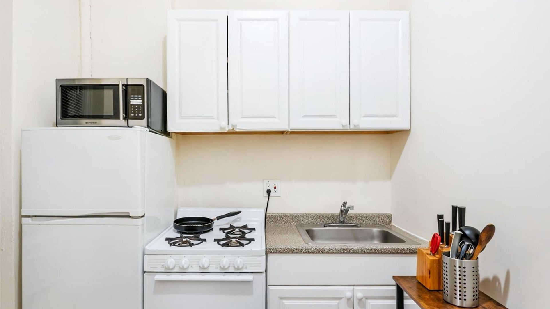 Apartment 211-3 Prime Union Square Large 1br Great Value New York