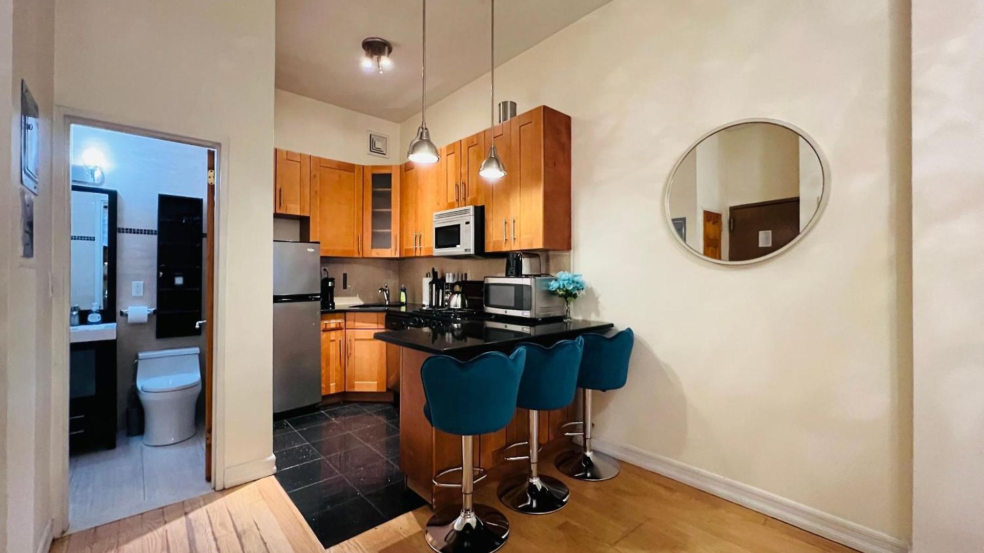 Apartment Steps From The Empire State Building *