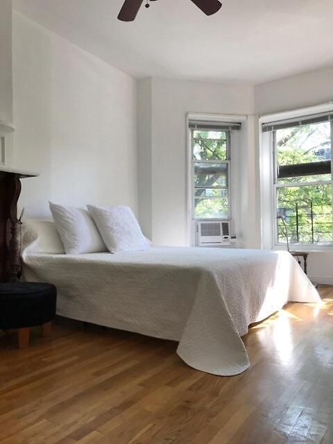Serene Brooklyn Escape Near Cafes & Park, Sleeps 5 *