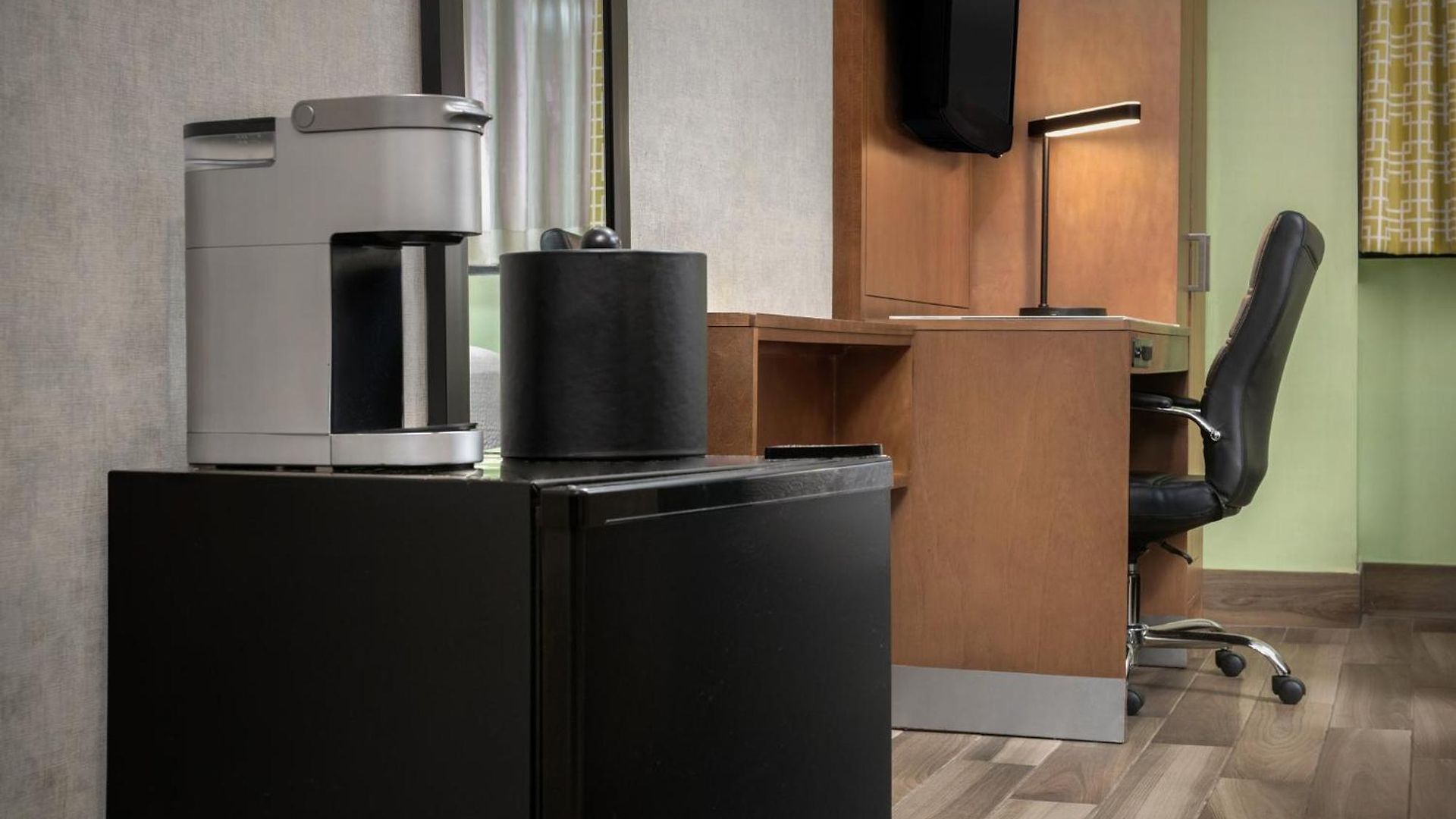 Express Manhattan Midtown West By Ihg Hotel 3*