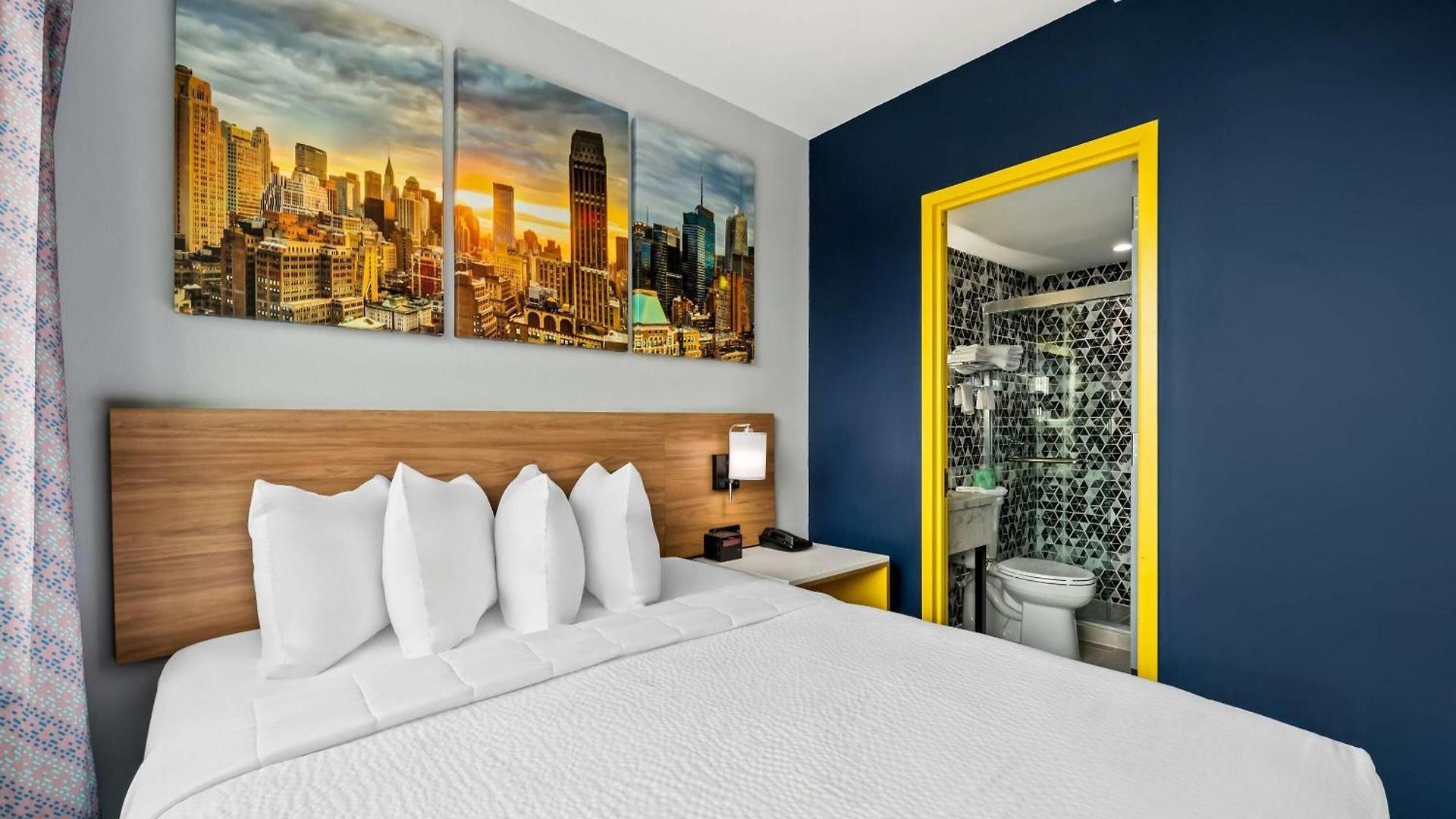 Days By Wyndham Chinatown Hotel 3*