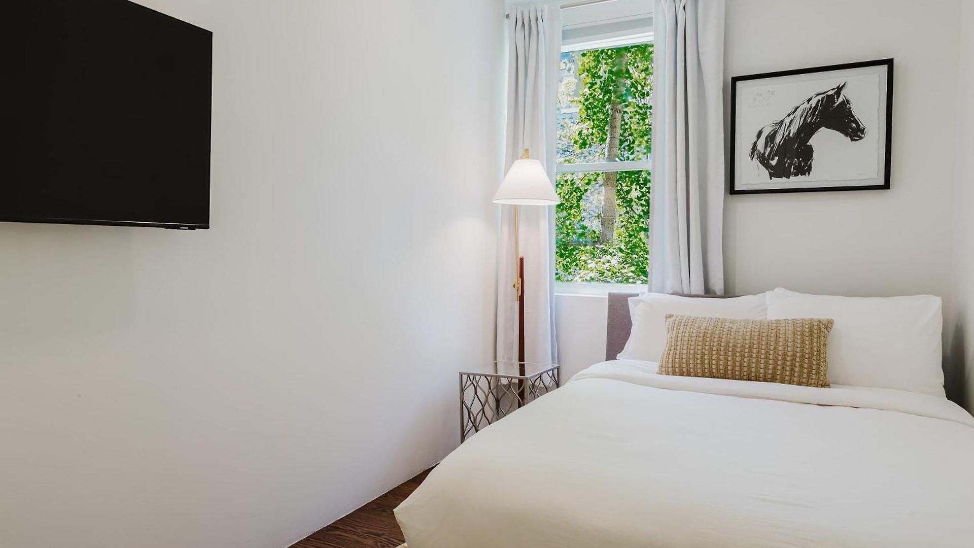 Apartment Designer In Diplomat District *