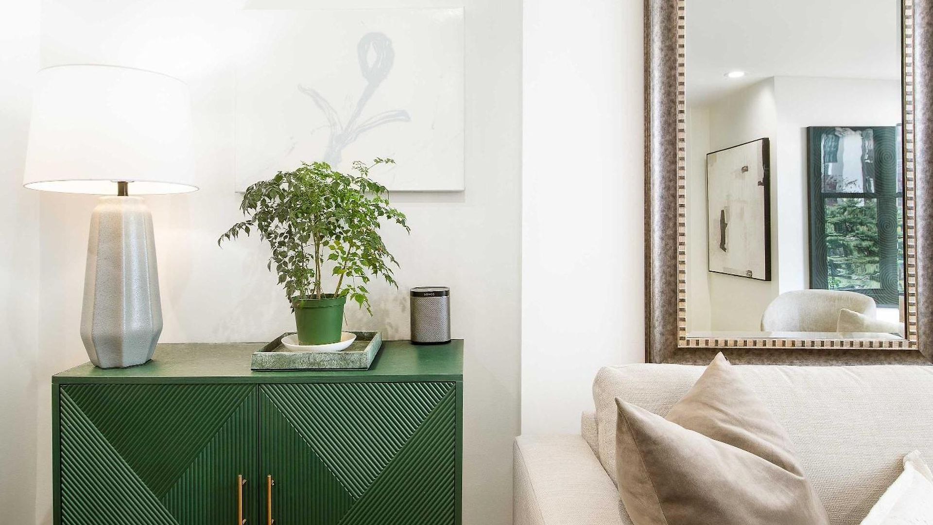 Designer In Diplomat District Apartment New York