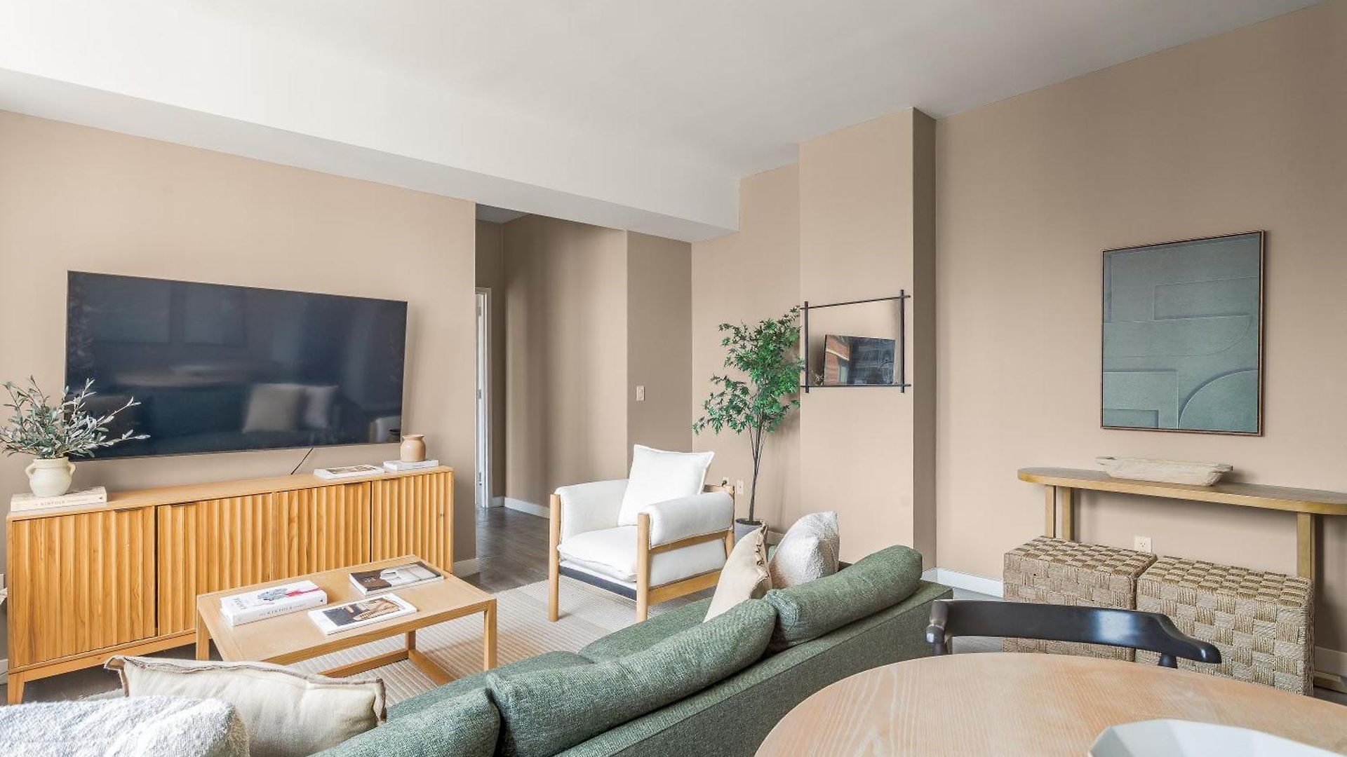 Apartment Chic Nyc Steps From Times Square With 2 Bedroom New York
