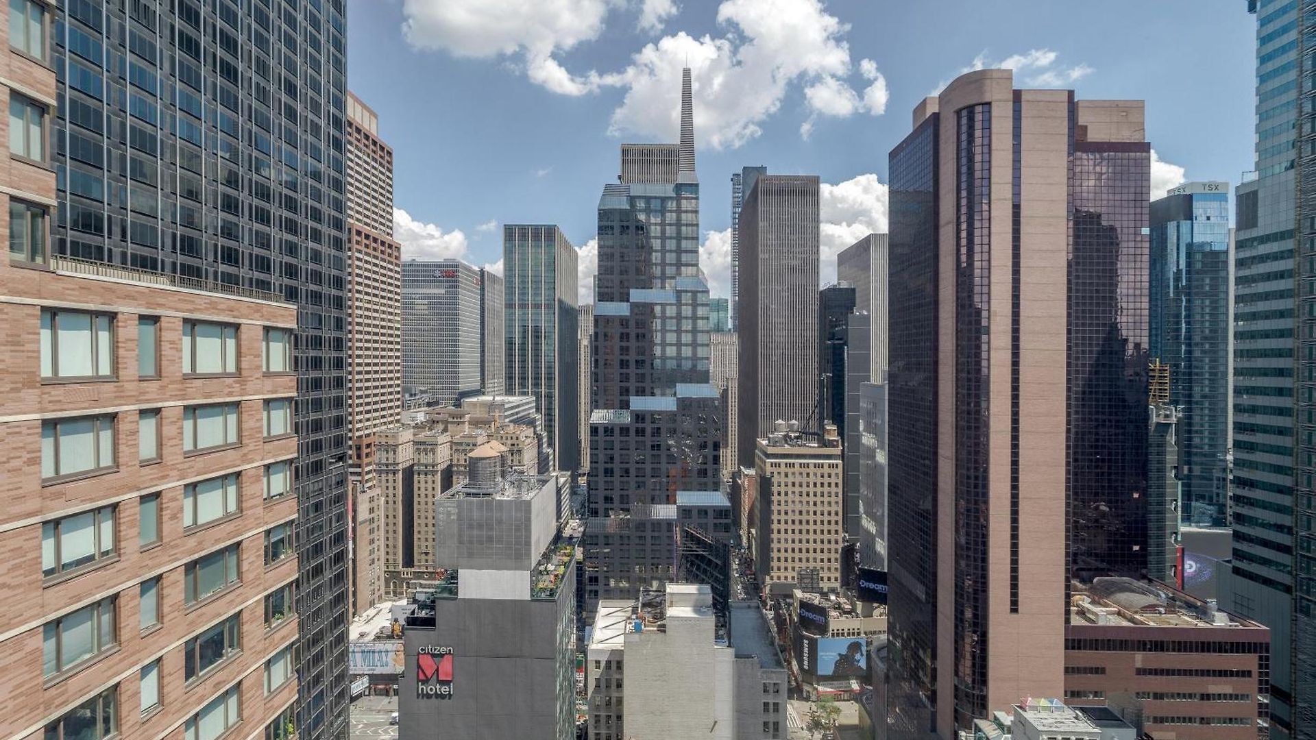 Chic Nyc Steps From Times Square With 2 Bedroom Apartment