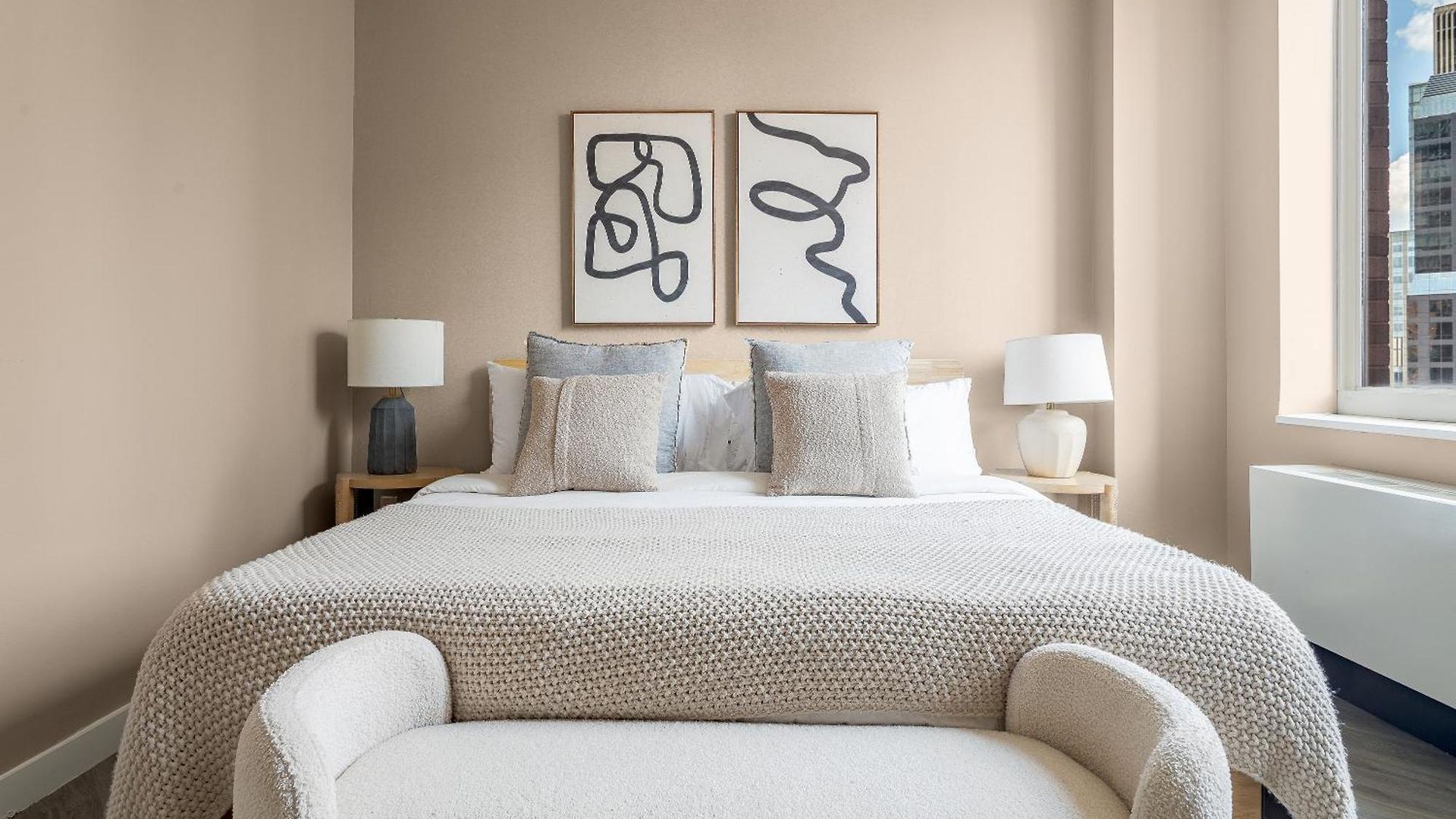 Chic Nyc Steps From Times Square With 2 Bedroom *