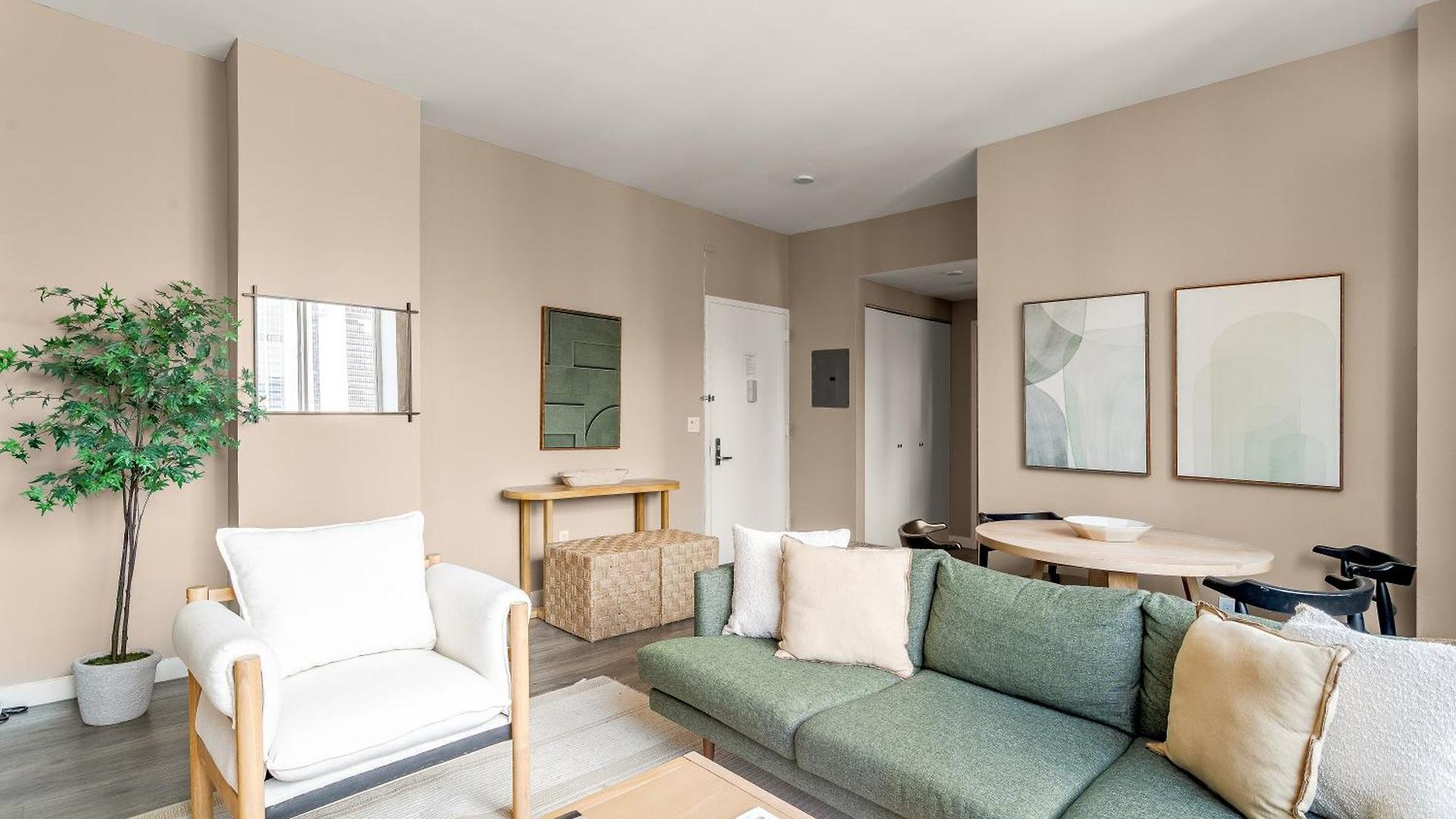 Chic Nyc Steps From Times Square With 2 Bedroom