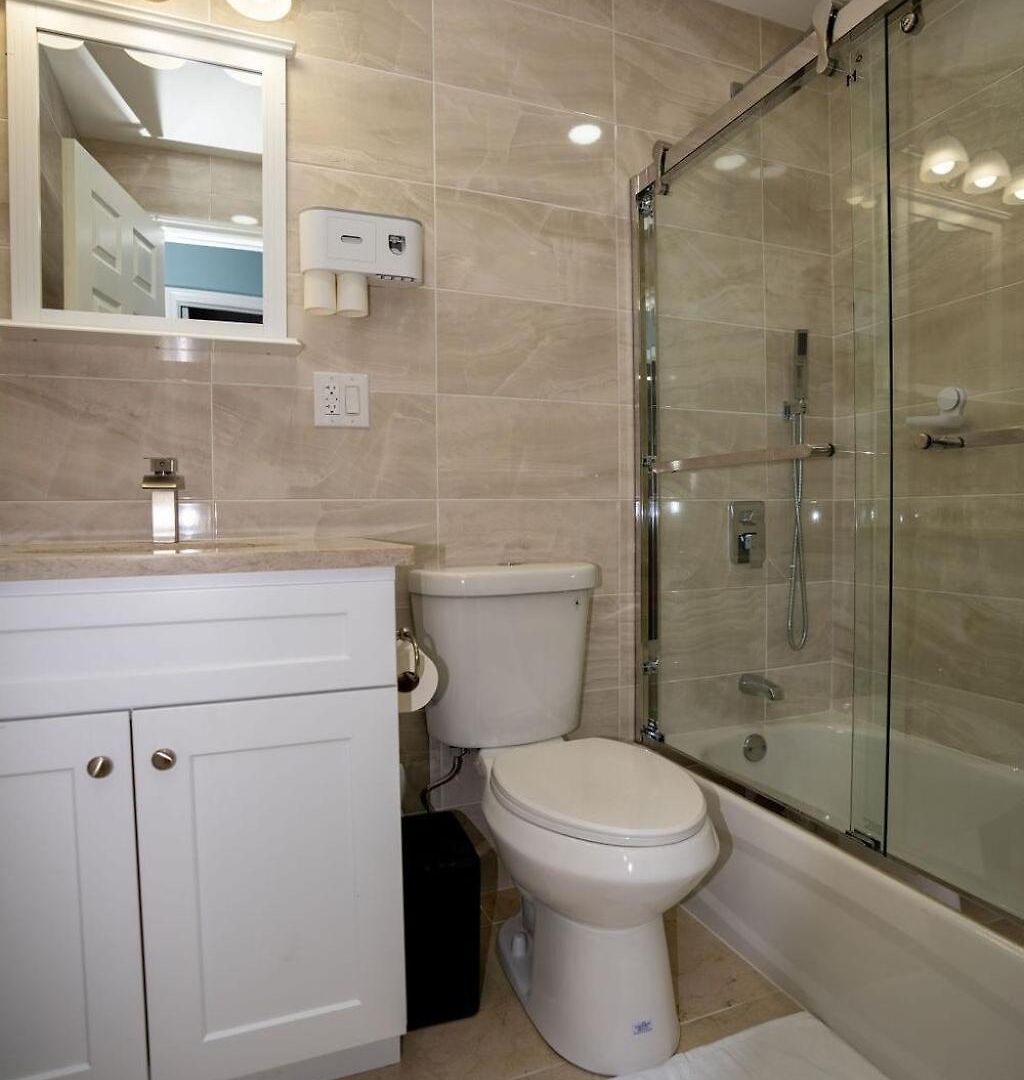 Apartment A Cozy Serene 3 Bdr, 2 Full Baths Near Jfk & Laguardia Airport *