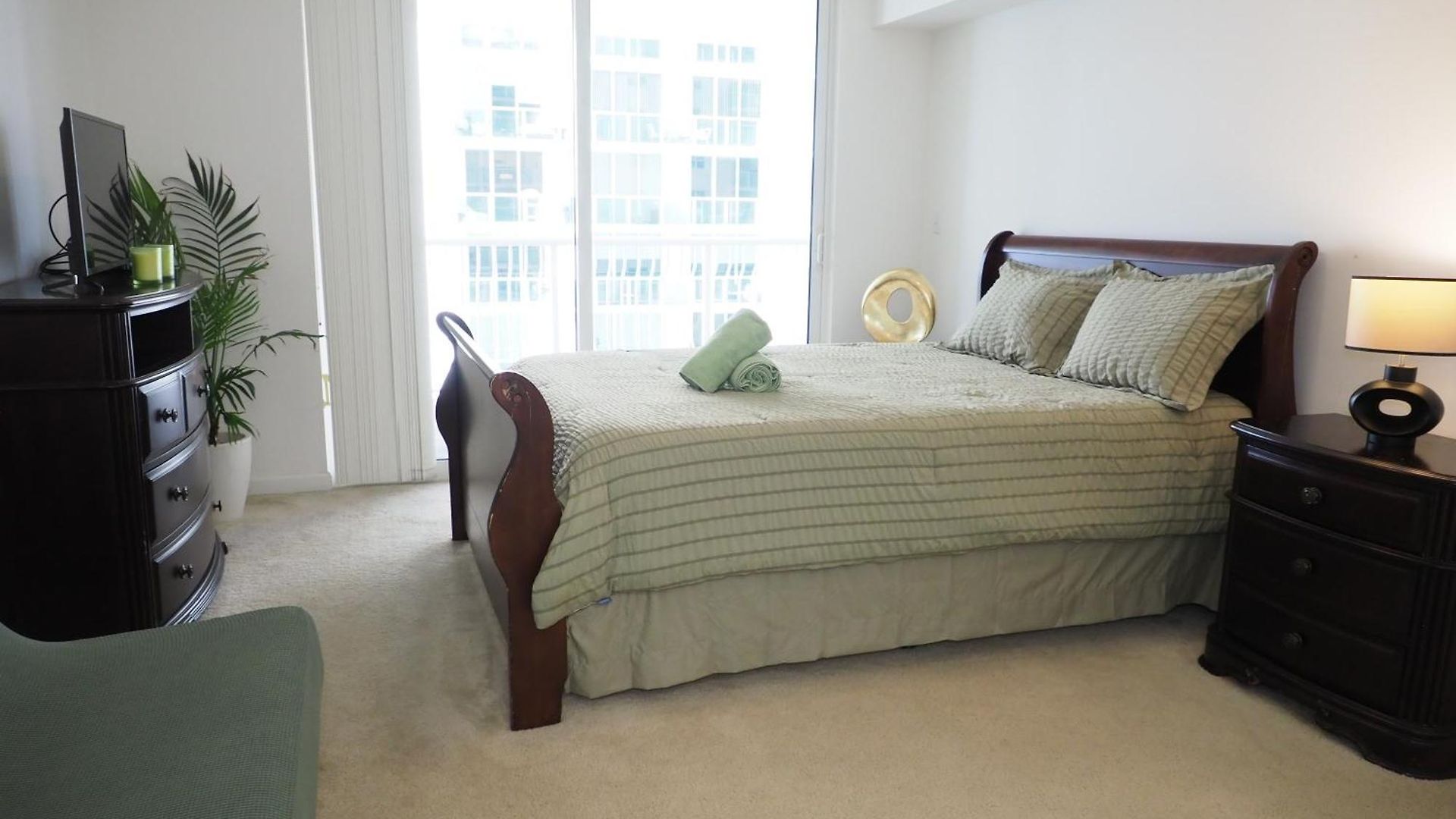 Homestay Emerald2 At Brighton 2min Walk To Ocean & Subway Chic