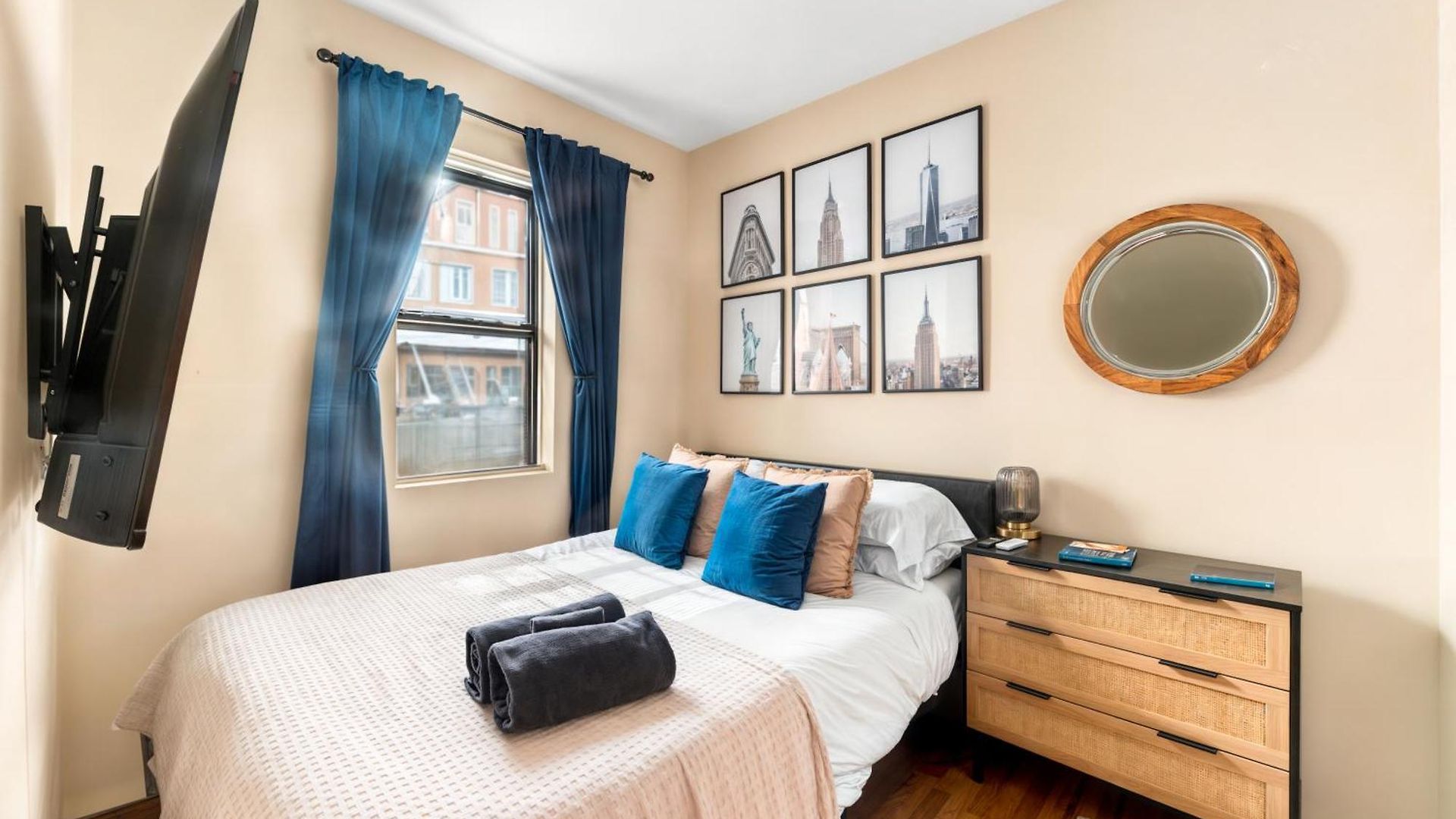 Stylish 2 Bedroom In Chelsea Apartment *