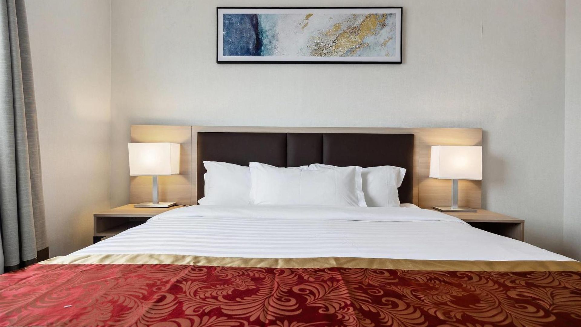 Ramada By Wyndham Flushing Queens