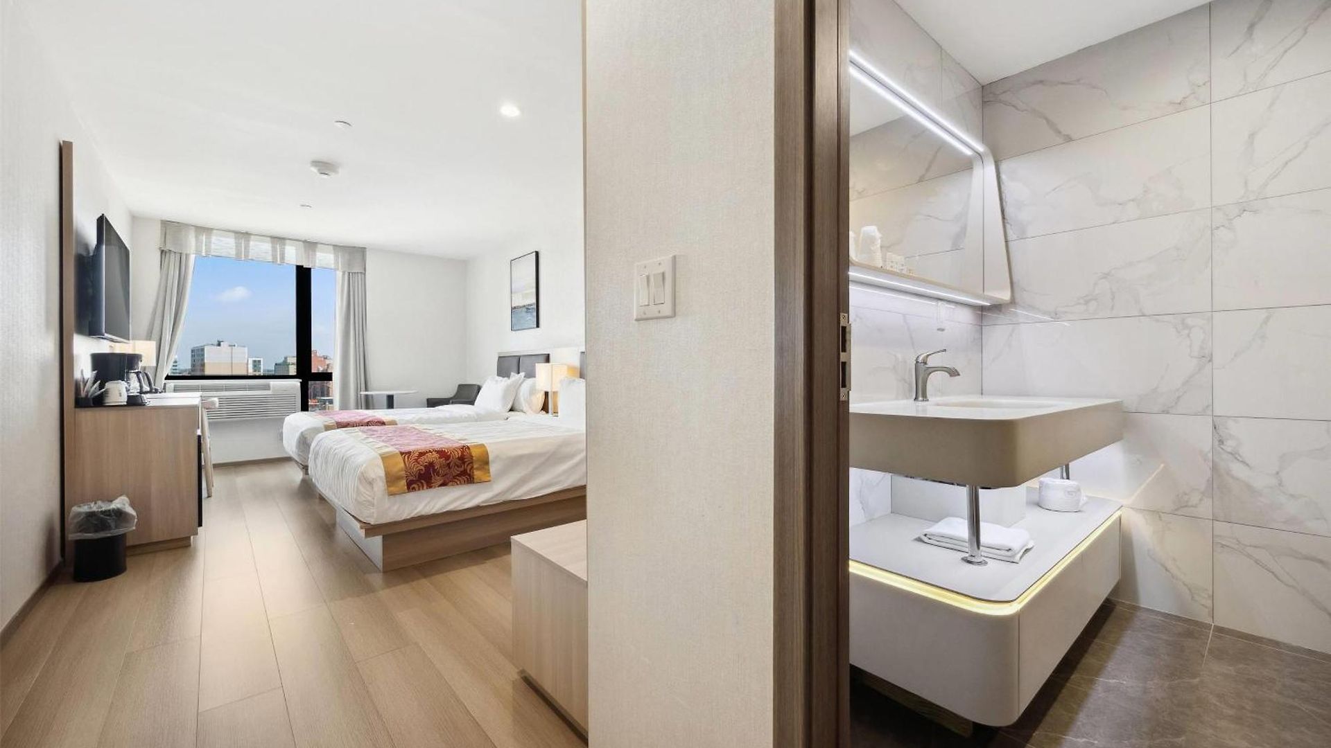 Ramada By Wyndham Flushing Queens Hotel