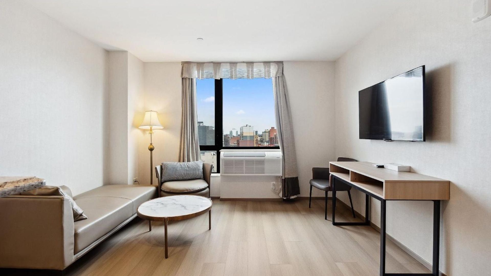 Hotel Ramada By Wyndham Flushing Queens 3*
