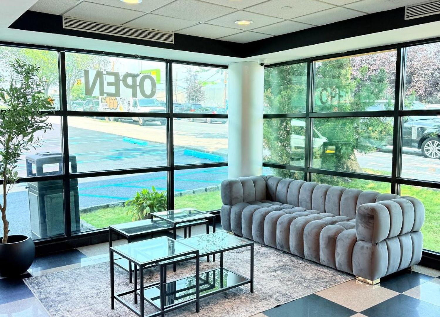 Nova Bronx Hotel
