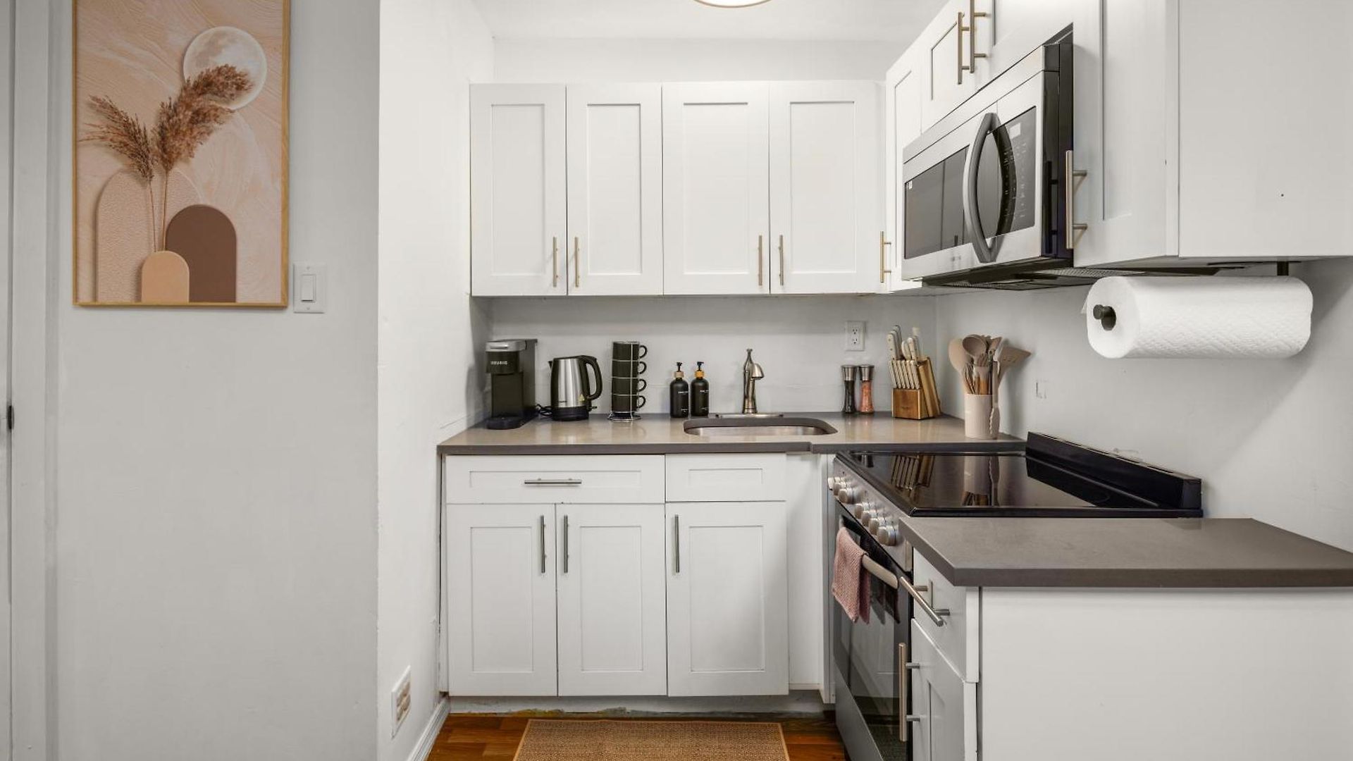 Chic Modern Unit In Nyc New York