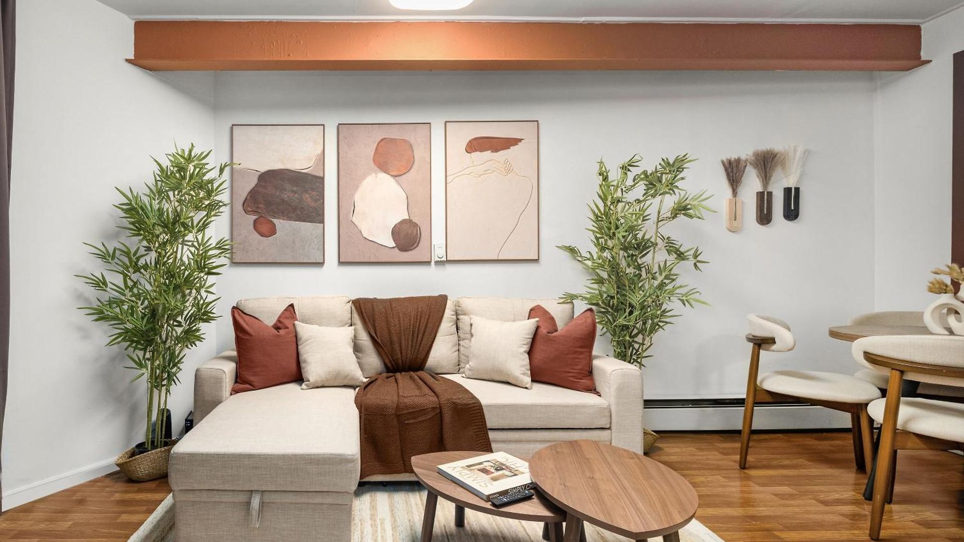 Chic Modern Unit In Nyc Apartment
