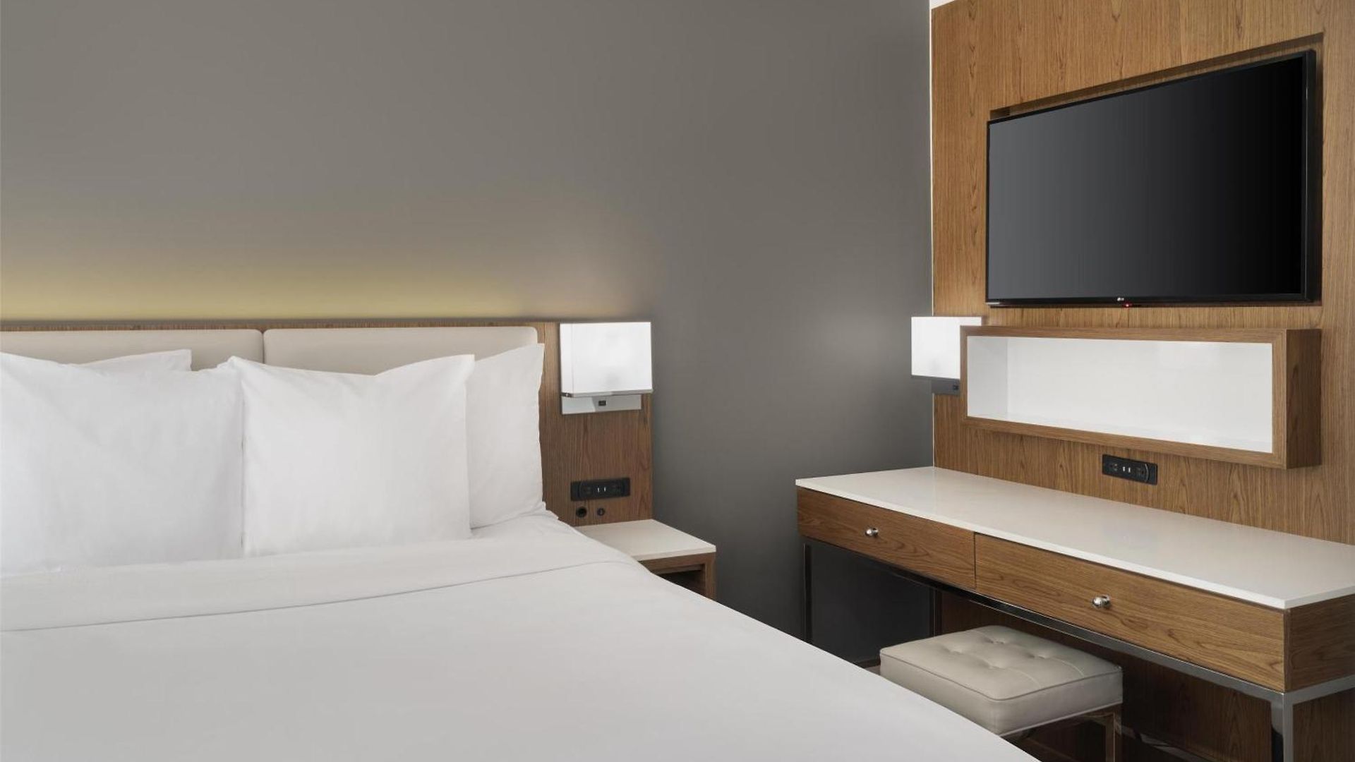 Western Premier Empire State 3*