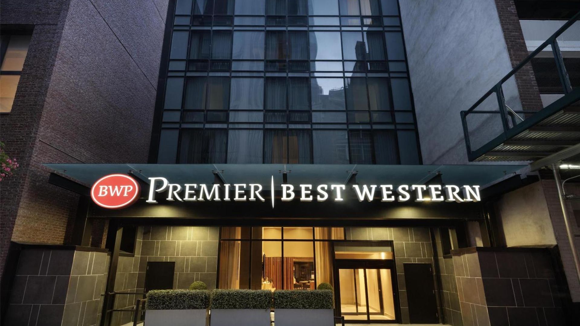 Western Premier Empire State Hotel
