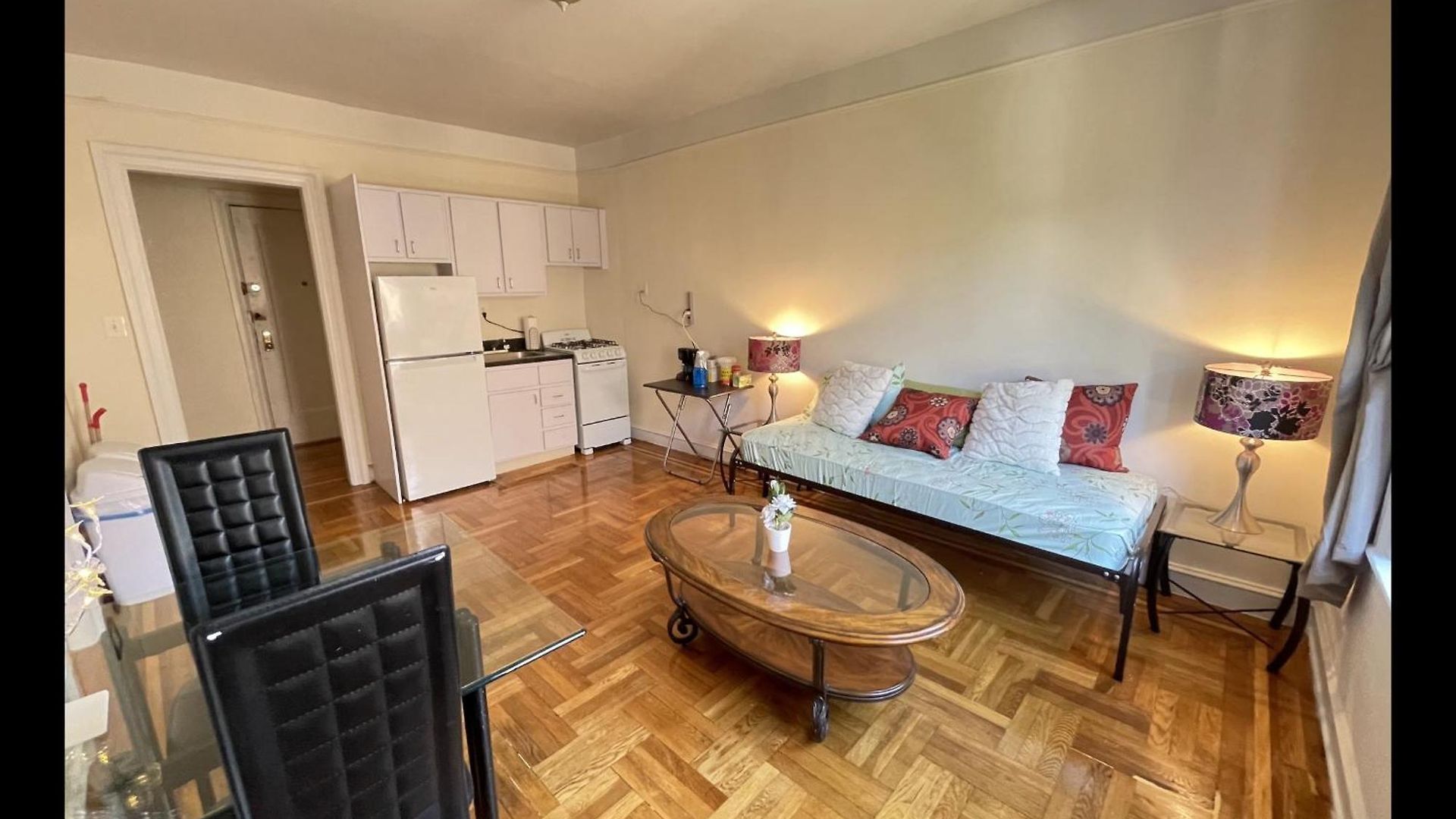 By Month Manhattan Apartment *
