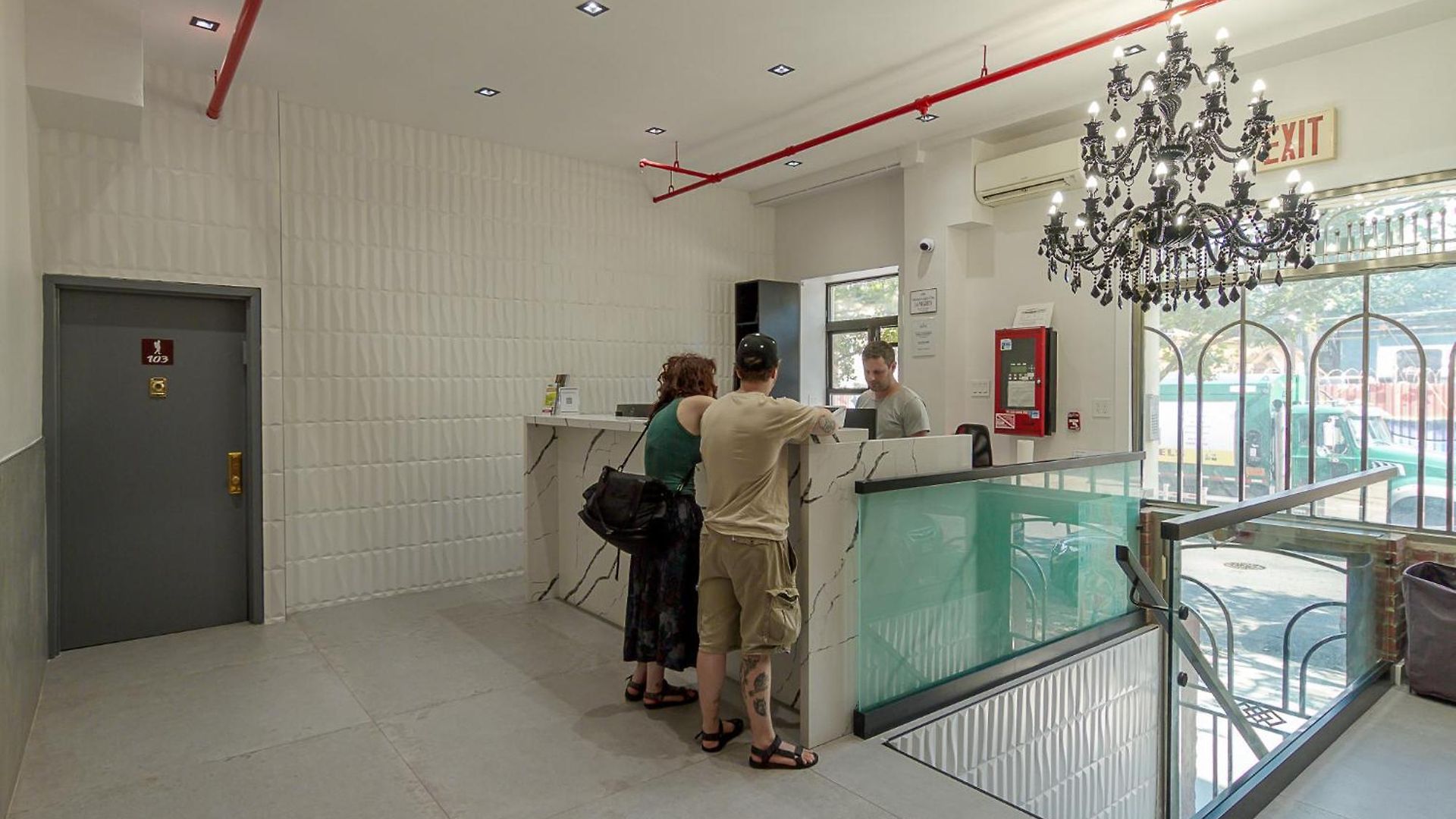 Hostel Ny Moore *