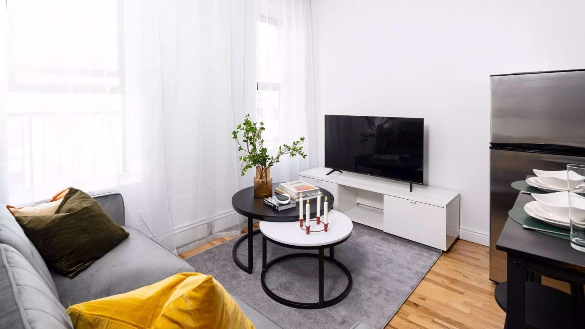 Spacious 3br Retreat Near Times Square Apartment *