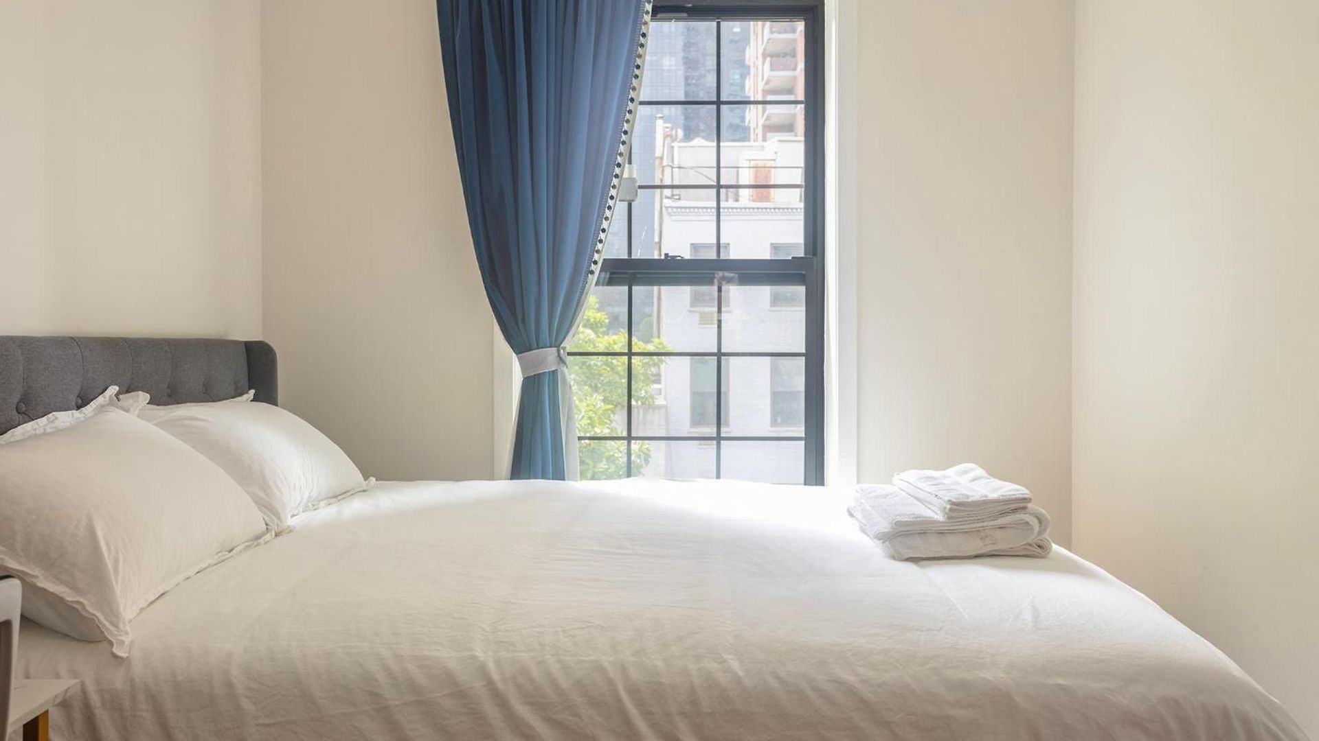 Little Manhattan 5 Min Walk To Times Square Private Bathroom World Cup 2026 Ready Homestay
